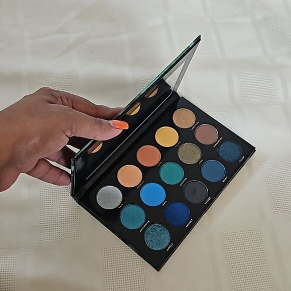 Hipdot Pressed Eyeshadow Palette 15 Beautiful Shades Green - Picture 16 of 16